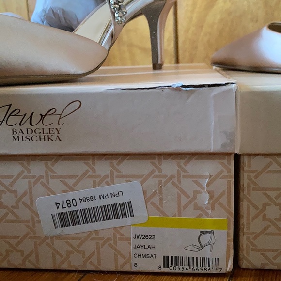 7.5 Jaylah champagne satin heels with rhinestones - Picture 5 of 5